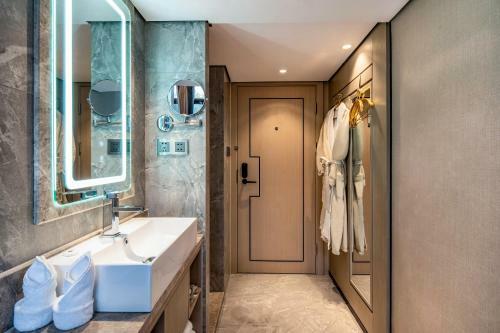 Mengguo Hotel Zhuqiao Town