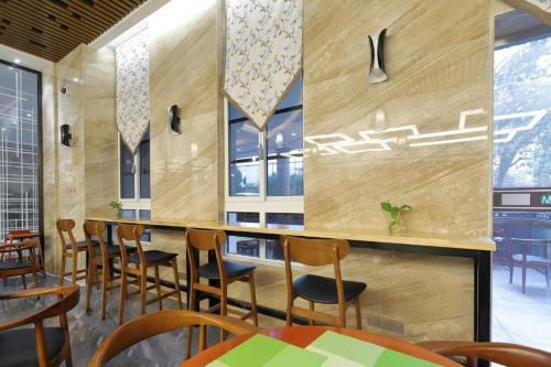 Mengguo Hotel Zhuqiao Town