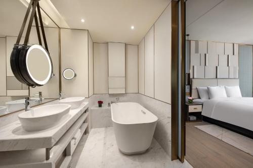 Crowne Plaza Shenzhen Nanshan, An Ihg Hotel
