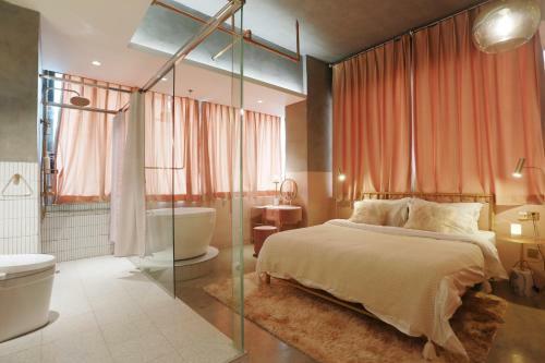 Black Gold Factory Boutique Design Hotel
