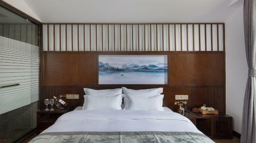 Floral Hotel Fengxue Yeguiren