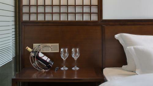 Floral Hotel Fengxue Yeguiren