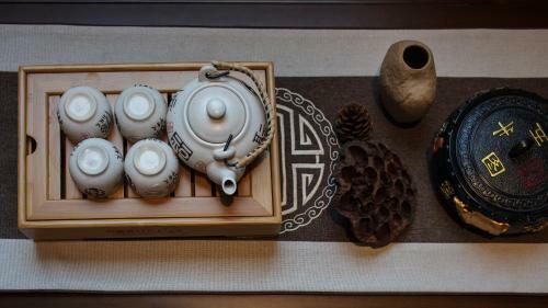 Floral Hotel Fengxue Yeguiren