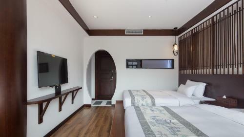 Floral Hotel Fengxue Yeguiren