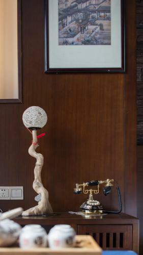 Floral Hotel Fengxue Yeguiren