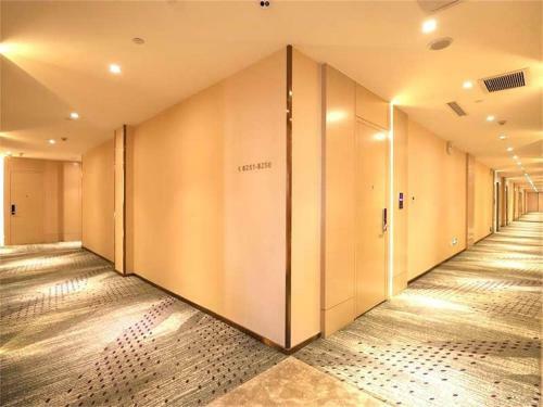 Lavande Hotel Turpan Grand Cross