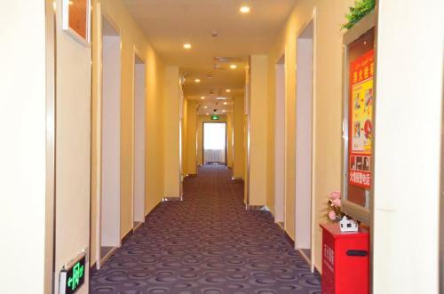 Hotel 7days Inn Urumqi Happiness Road Bazaar