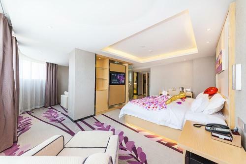 Lavande Hotels Weihai Weigao Square Branch