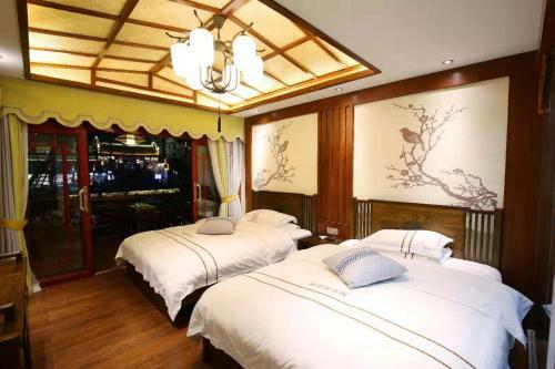 Hotel Lsj Riverview Inn