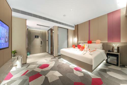 Lavande Hotel Wuhan Optics Valley Technology Exhibition Center
