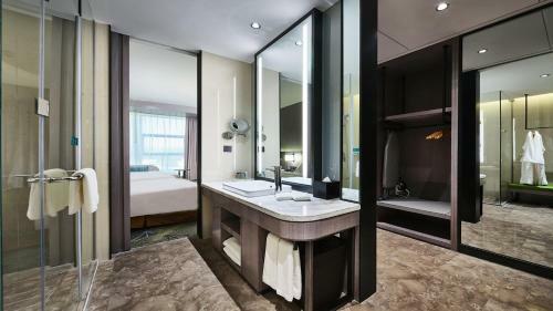 Holiday Inn Xining Hot-spring, An Ihg Hotel