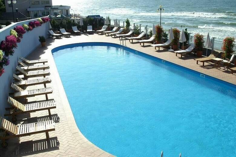 Grand Palace Hotel
