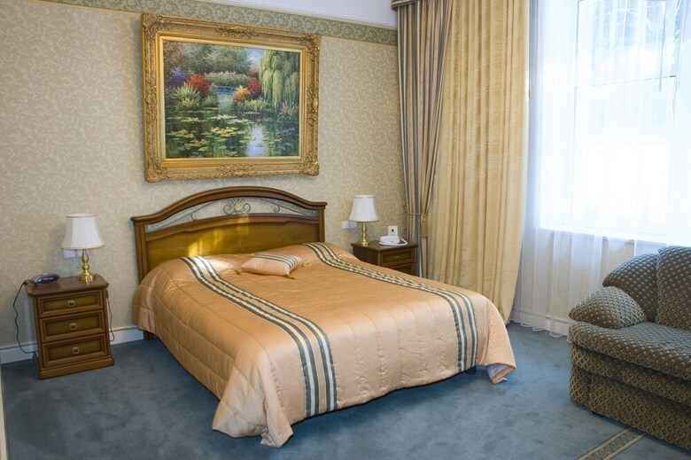Grand Palace Hotel