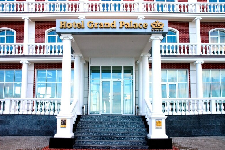 Grand Palace Hotel