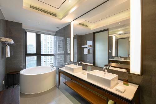 Holiday Inn Kunshan, An Ihg Hotel