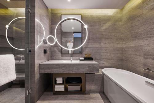Hotel The Westin Zhongshan Guzhen
