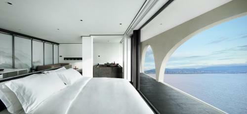 Hotel Mont XIX Full Lake View Luxury Villa