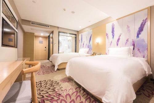 Lavande Hotel Heyuan Wanlong City