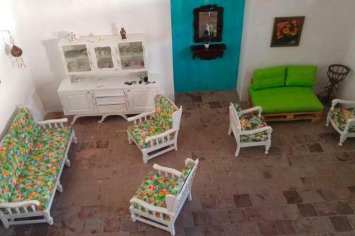 Casa Con Piscina Y 4 Cuartos