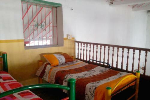 Casa Con Piscina Y 4 Cuartos