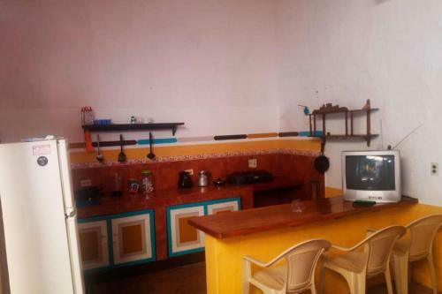 Casa Con Piscina Y 4 Cuartos
