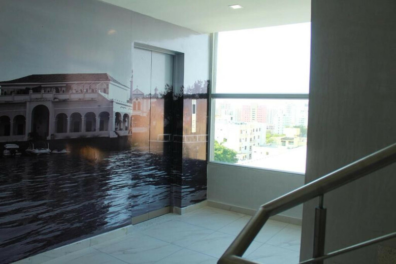 Hotel Or Suites