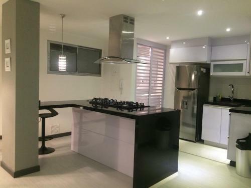 Apartamento Iluminado Y Moderno 2 Hbs Junto A Parque Virrey