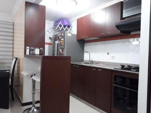 Supercondo! Home Away From Home (Mi Casa Tu Casa)