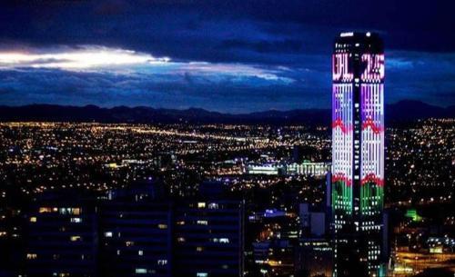 Supercondo! Home Away From Home (Mi Casa Tu Casa)