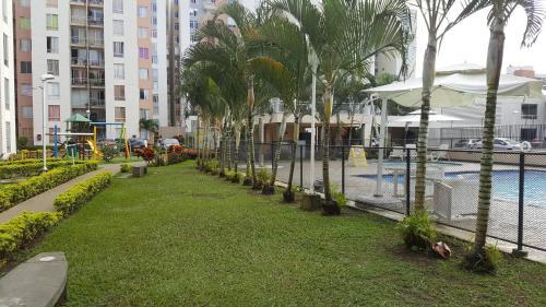 Supercondo! Home Away From Home (Mi Casa Tu Casa)