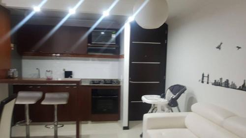 Supercondo! Home Away From Home (Mi Casa Tu Casa)