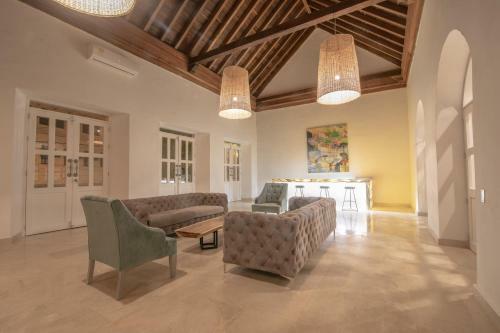 15 Bedroom Villa In The Old City