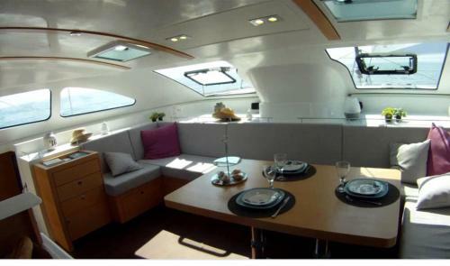 Catamaran 48