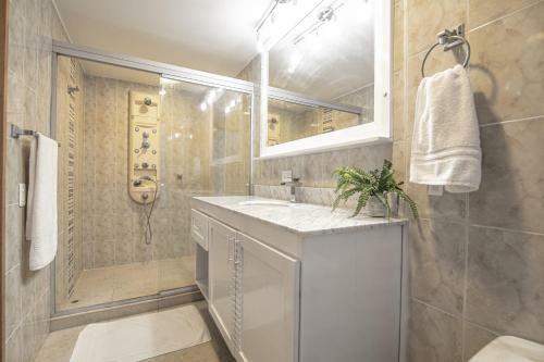 Apartamento 4 Bedroom Luxury Penthouse With Private Jacuzzi