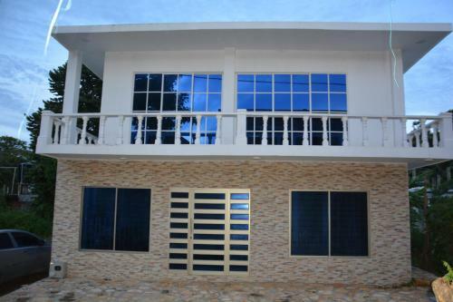 Hostal Caba�a Navia�s Blue