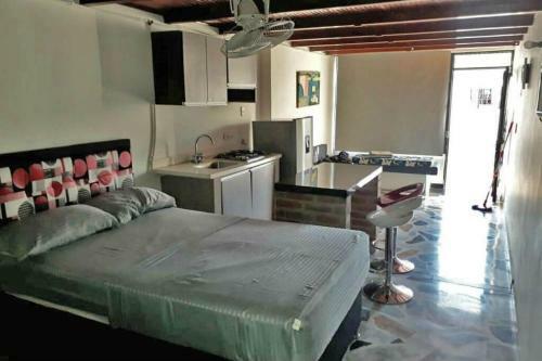Cuarto Con Ba�o Privado Y Piscina