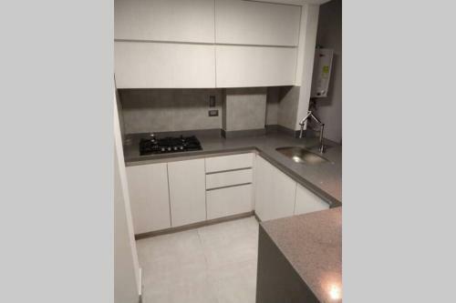 En El Poblado, Espectacular Apartamento Entero Nuevo