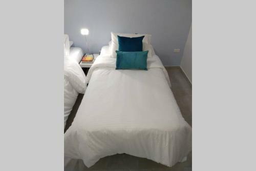 En El Poblado, Espectacular Apartamento Entero Nuevo