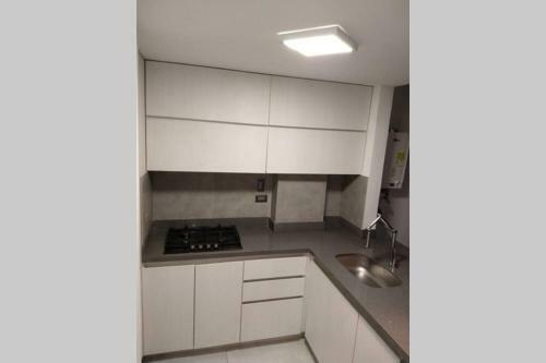 En El Poblado, Espectacular Apartamento Entero Nuevo