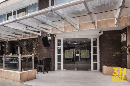 3h Hotel Av 70