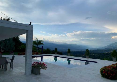 Finca Familiar Con Piscina Privada En San Jer�nimo Antioquia