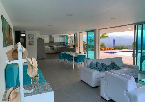 Finca Familiar Con Piscina Privada En San Jer�nimo Antioquia