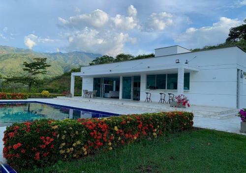 Finca Familiar Con Piscina Privada En San Jer�nimo Antioquia