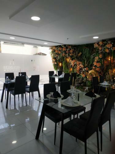 Hotel Business Center