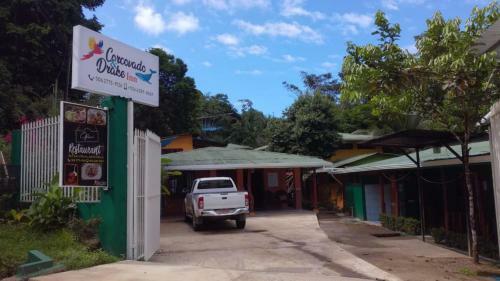 Hotel Corcovado & Drake Inn