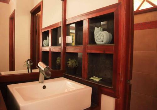 Hostal Villa # 3 - High End Studio Apartment