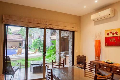Sombras 301 - Lovely Condo In Downtown Coco Beach Sombras 301