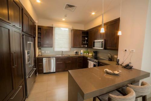Miramar 4d Condo