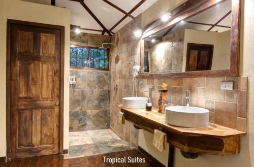 Hotel Tropical Suites