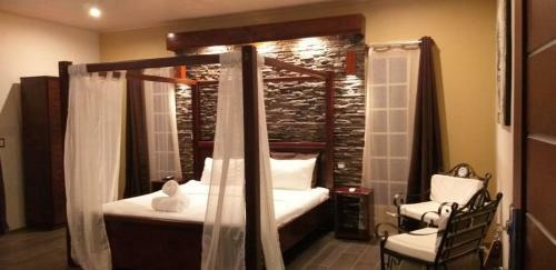 Hotel Tropical Suites